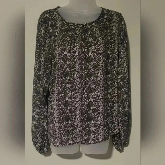 Evereve ALLISON JOY Harper Volume Sleeve Blouse! Large abstract Print - Picture 3 of 13